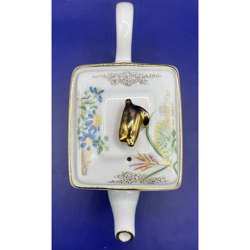 Franklin Mint Kyoto Fine Porcelain Teapot With Gold Trim & Floral Design